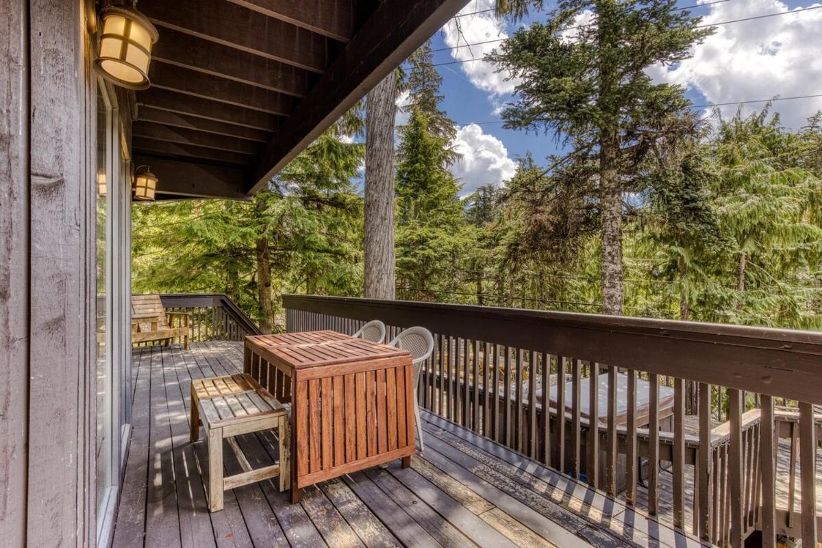 Great Blue Lodge - Spacious Ski Lodge, Hot Tub, Sauna, Game Room & More Government Camp Ngoại thất bức ảnh