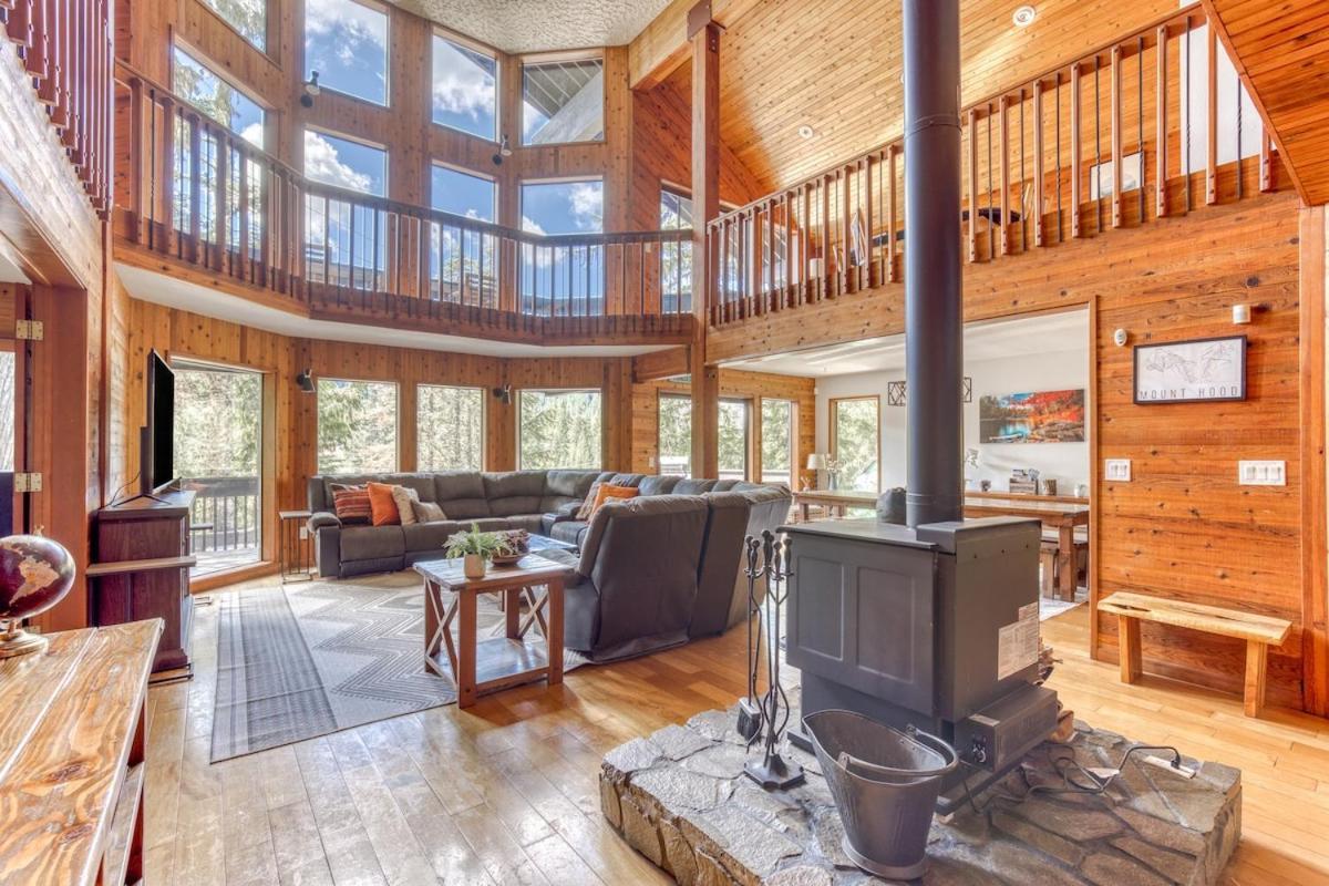 Great Blue Lodge - Spacious Ski Lodge, Hot Tub, Sauna, Game Room & More Government Camp Ngoại thất bức ảnh