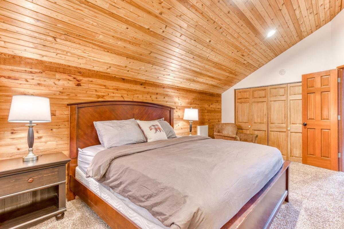 Great Blue Lodge - Spacious Ski Lodge, Hot Tub, Sauna, Game Room & More Government Camp Ngoại thất bức ảnh