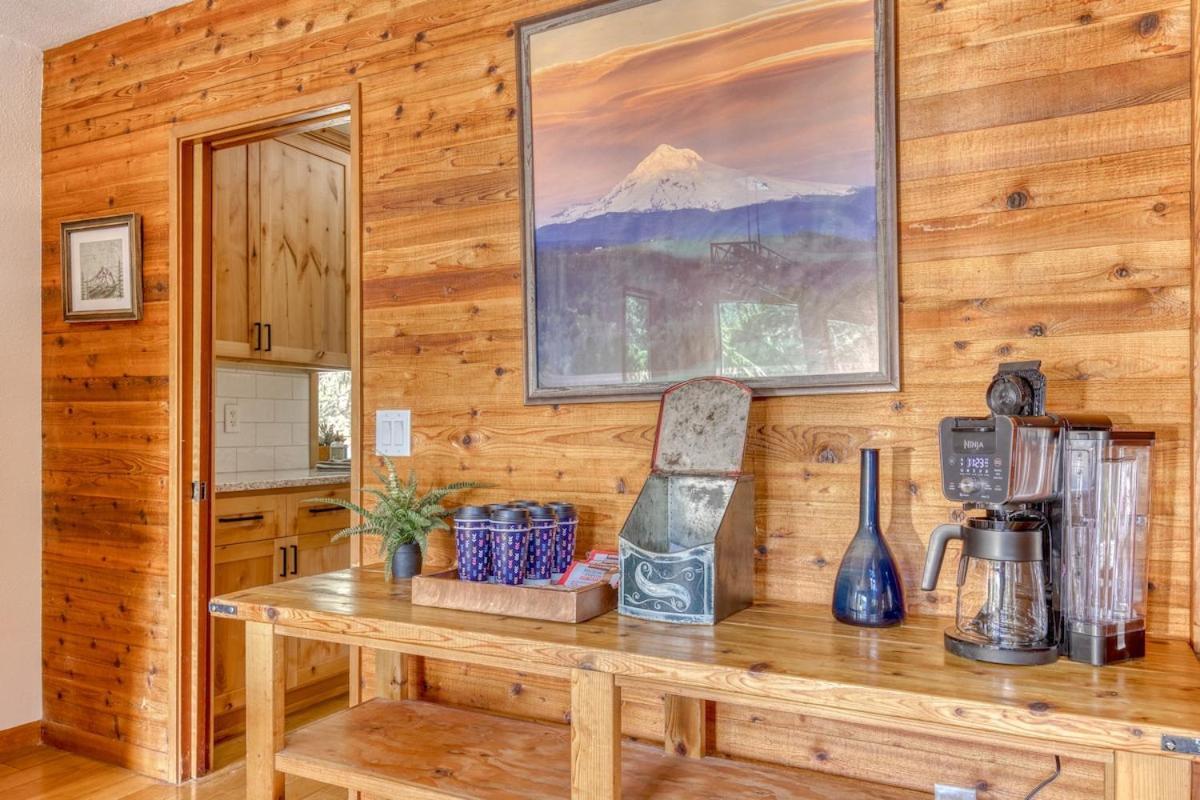 Great Blue Lodge - Spacious Ski Lodge, Hot Tub, Sauna, Game Room & More Government Camp Ngoại thất bức ảnh