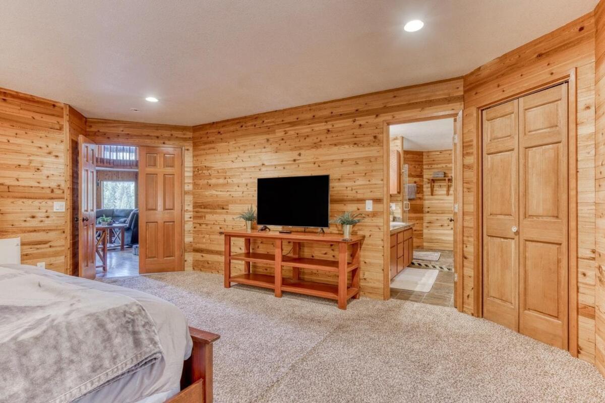Great Blue Lodge - Spacious Ski Lodge, Hot Tub, Sauna, Game Room & More Government Camp Ngoại thất bức ảnh
