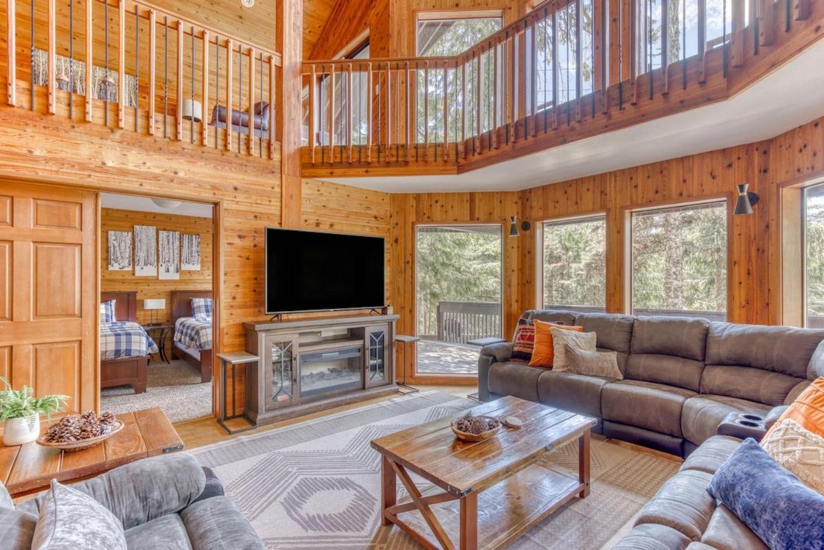 Great Blue Lodge - Spacious Ski Lodge, Hot Tub, Sauna, Game Room & More Government Camp Ngoại thất bức ảnh